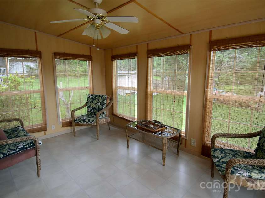 60 3rd Street, Marion, NC 28752.  MLS# CAR4256103, YatesRealty ID 17077. 