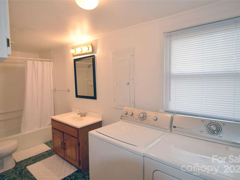 60 3rd Street, Marion, NC 28752.  MLS# CAR4256103, YatesRealty ID 17077. 