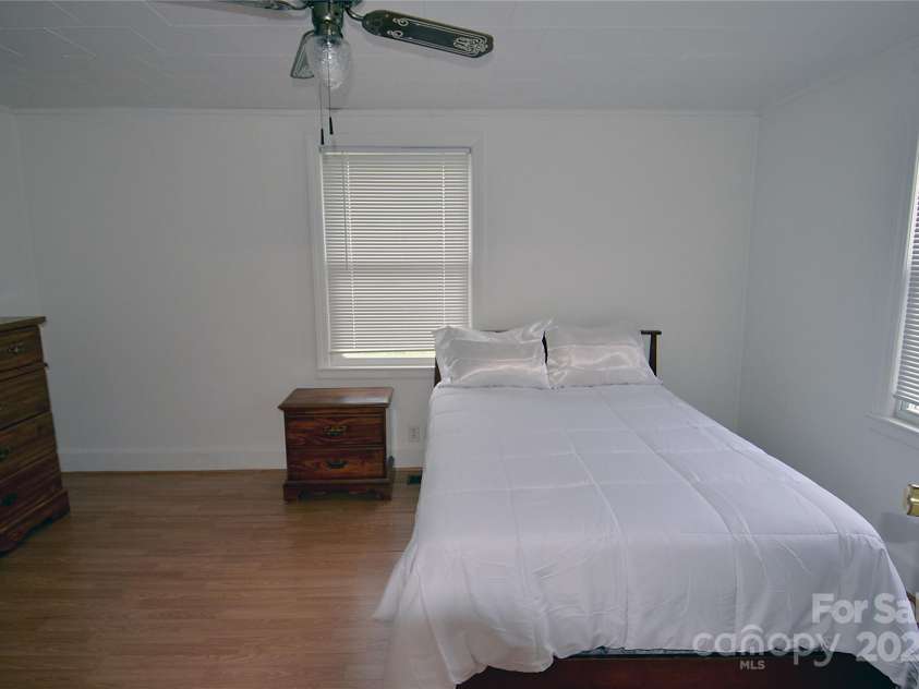 60 3rd Street, Marion, NC 28752.  MLS# CAR4256103, YatesRealty ID 17077. 