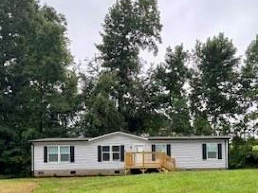 3173 Bear Trail Drive, Lenoir, NC 28645.  MLS# CAR4291222, YatesRealty ID 17078. 