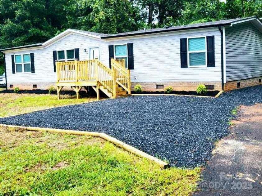 3173 Bear Trail Drive, Lenoir, NC 28645.  MLS# CAR4291222, YatesRealty ID 17078. 