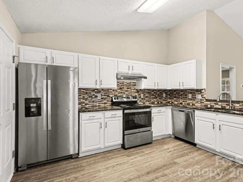 5132 Deerton Road, Charlotte, NC 28269.  MLS# CAR4375219, YatesRealty ID 17078. 