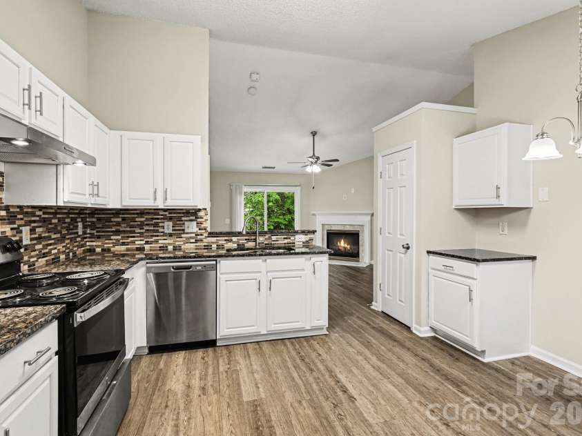 5132 Deerton Road, Charlotte, NC 28269.  MLS# CAR4375219, YatesRealty ID 17078. 