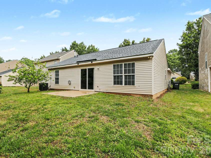 5132 Deerton Road, Charlotte, NC 28269.  MLS# CAR4375219, YatesRealty ID 17078. 