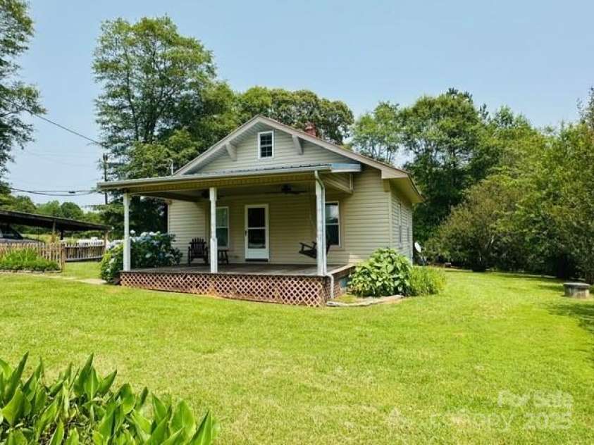 200 Hilltop Drive, Mooresboro, NC 28114.  MLS# CAR4265247, YatesRealty ID 17079. 