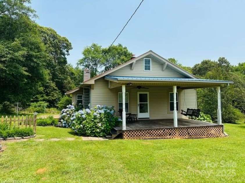 200 Hilltop Drive, Mooresboro, NC 28114.  MLS# CAR4265247, YatesRealty ID 17079. 