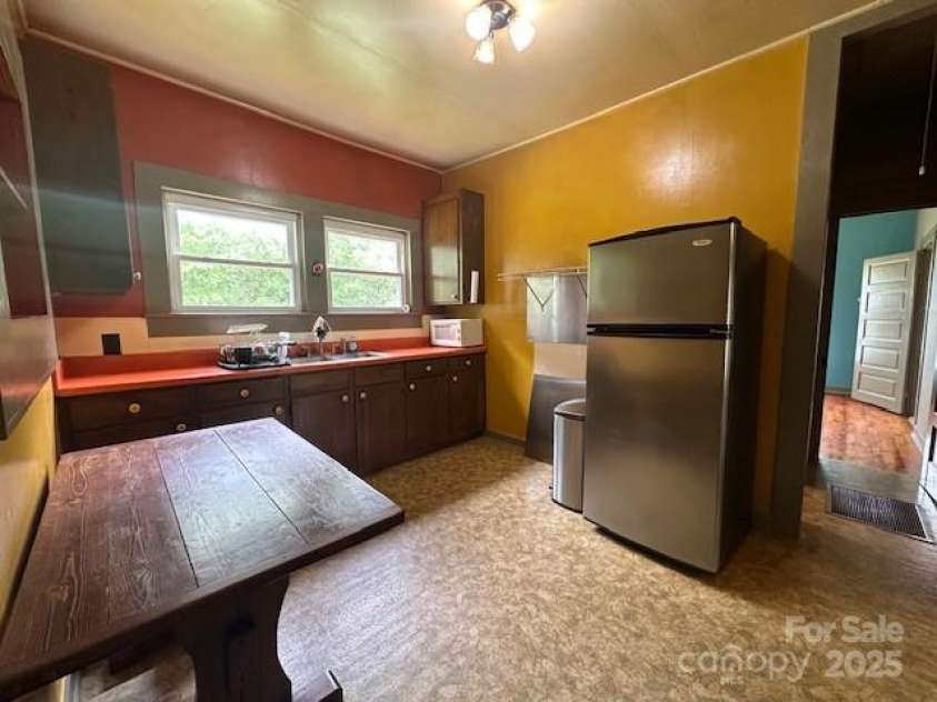 200 Hilltop Drive, Mooresboro, NC 28114.  MLS# CAR4265247, YatesRealty ID 17079. Kitchen