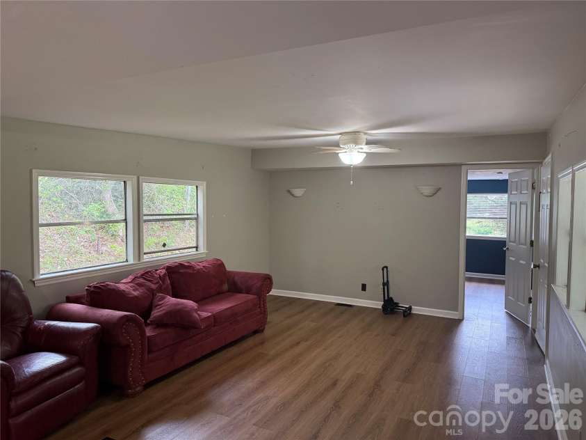 45 Overbrook Drive, Saluda, NC 28773.  MLS# CAR4376306, YatesRealty ID 17079. 