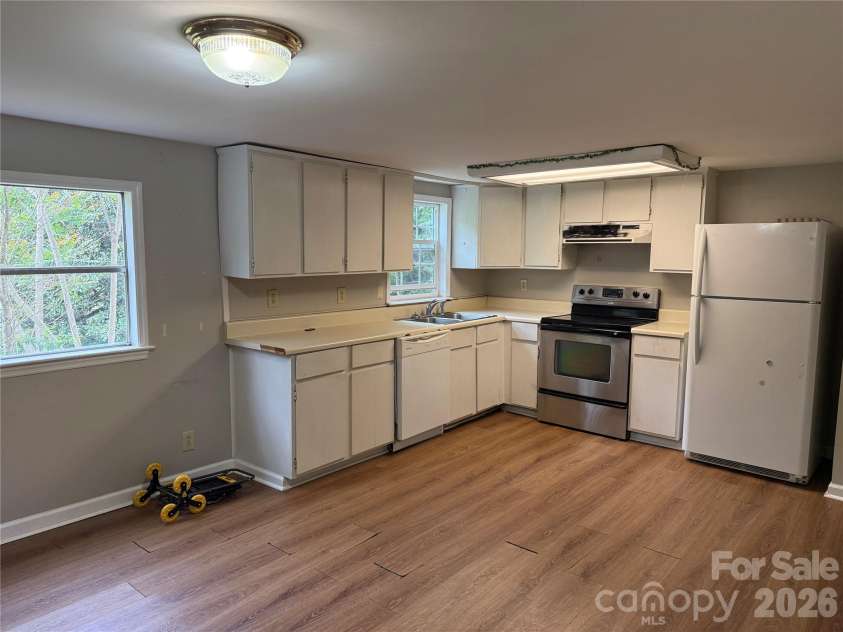 45 Overbrook Drive, Saluda, NC 28773.  MLS# CAR4376306, YatesRealty ID 17079. 