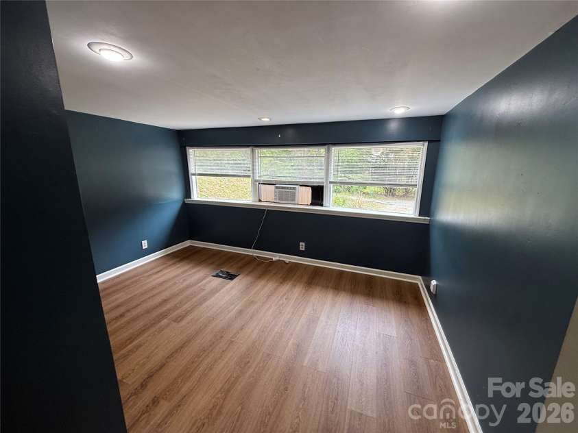 45 Overbrook Drive, Saluda, NC 28773.  MLS# CAR4376306, YatesRealty ID 17079. 