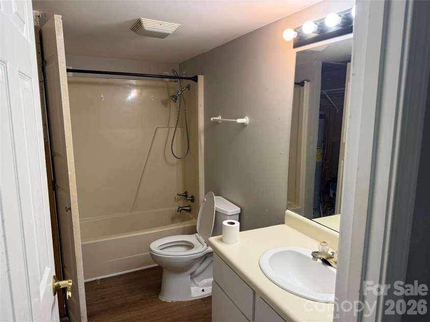 45 Overbrook Drive, Saluda, NC 28773.  MLS# CAR4376306, YatesRealty ID 17079. 