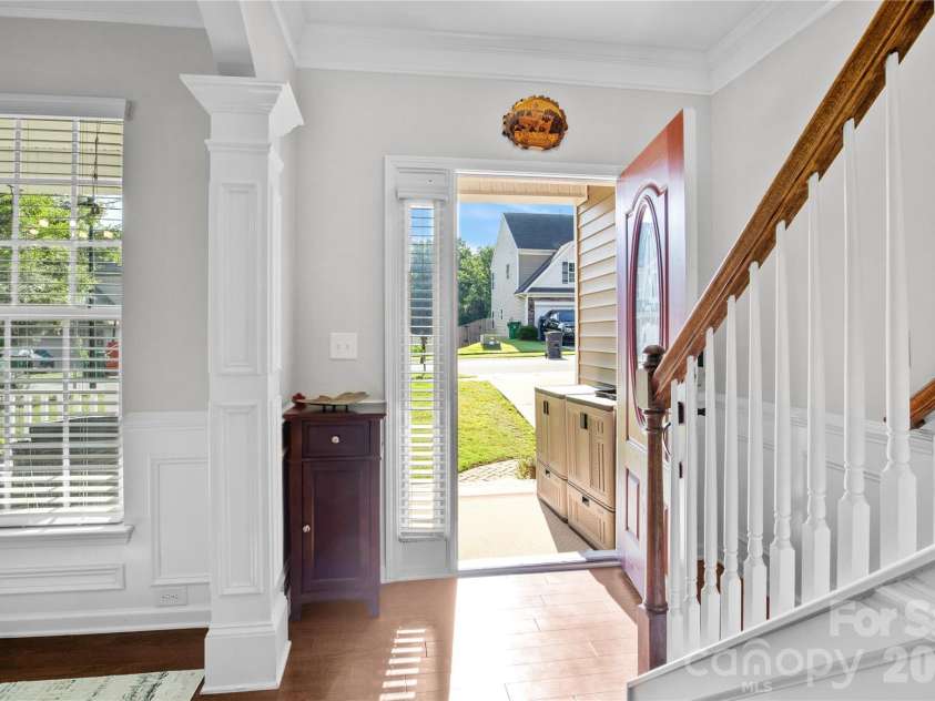 10621 Shanon Darby Lane, Charlotte, NC 28214.  MLS# CAR4346409, YatesRealty ID 1708. 