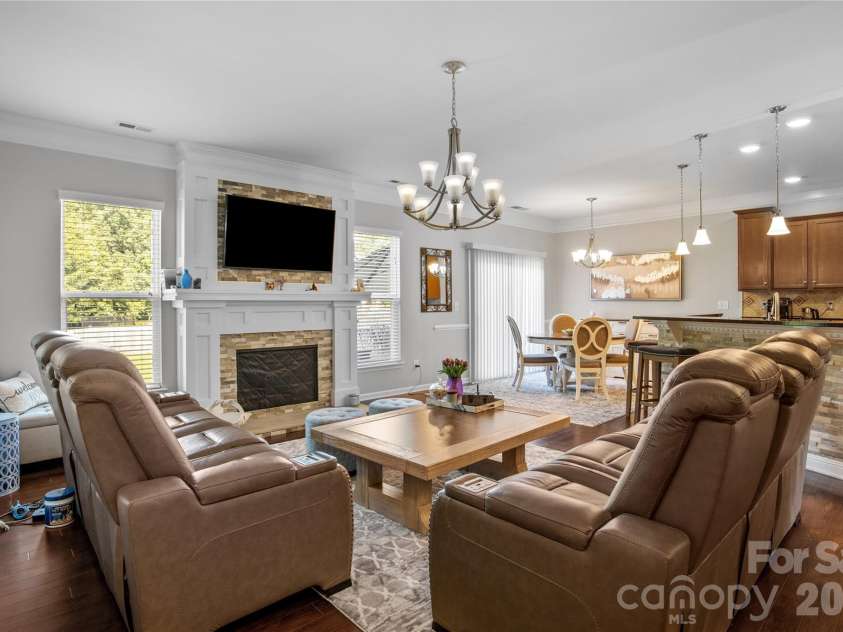 10621 Shanon Darby Lane, Charlotte, NC 28214.  MLS# CAR4346409, YatesRealty ID 1708. 