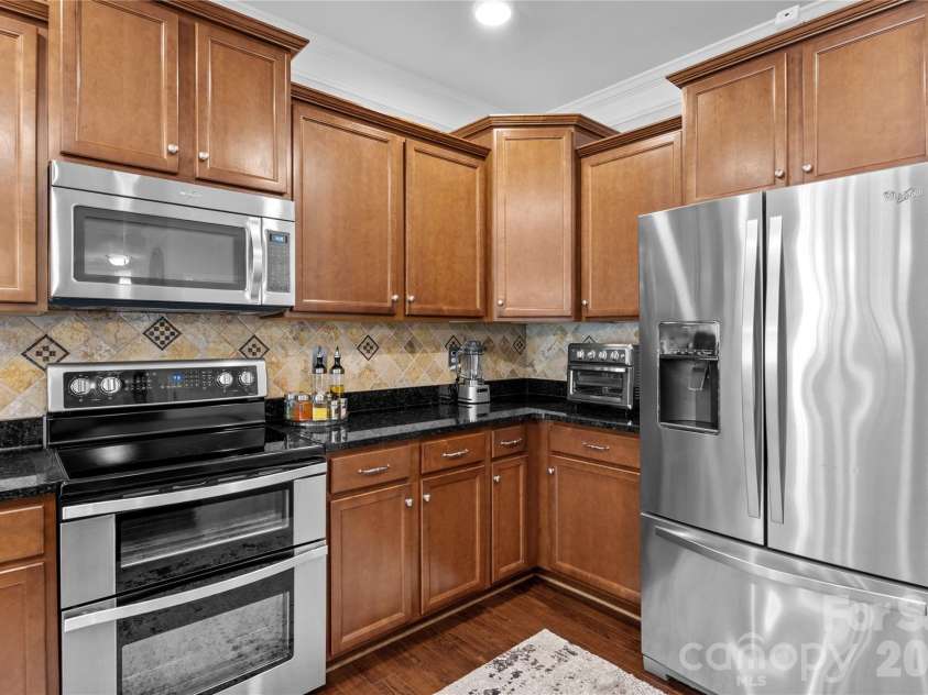 10621 Shanon Darby Lane, Charlotte, NC 28214.  MLS# CAR4346409, YatesRealty ID 1708. 