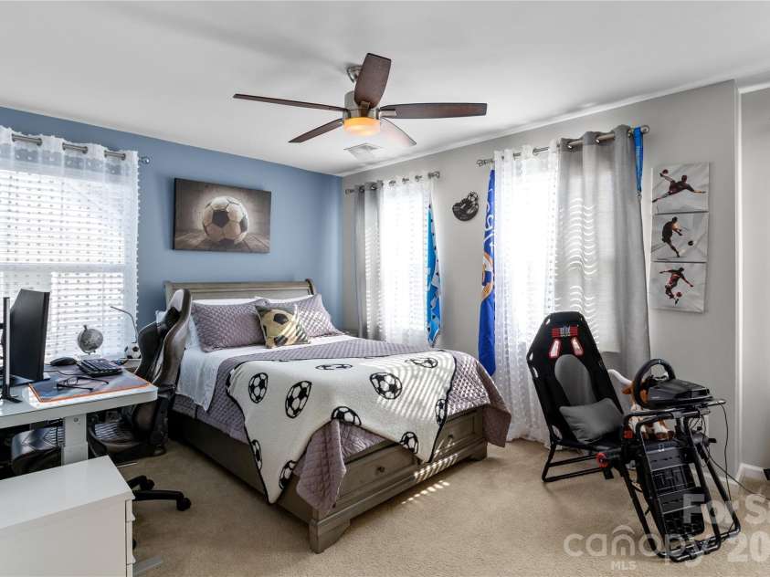 10621 Shanon Darby Lane, Charlotte, NC 28214.  MLS# CAR4346409, YatesRealty ID 1708. 