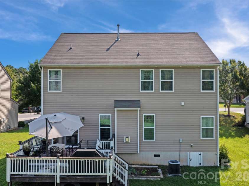10621 Shanon Darby Lane, Charlotte, NC 28214.  MLS# CAR4346409, YatesRealty ID 1708. 