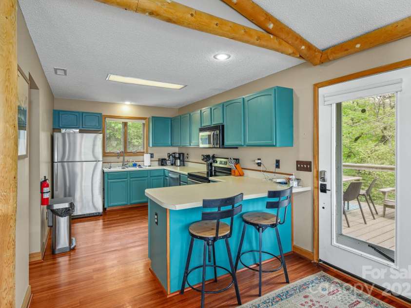 114 Spruce Hollow Road, Beech Mountain, NC 28604.  MLS# CAR4221992, YatesRealty ID 1708. 