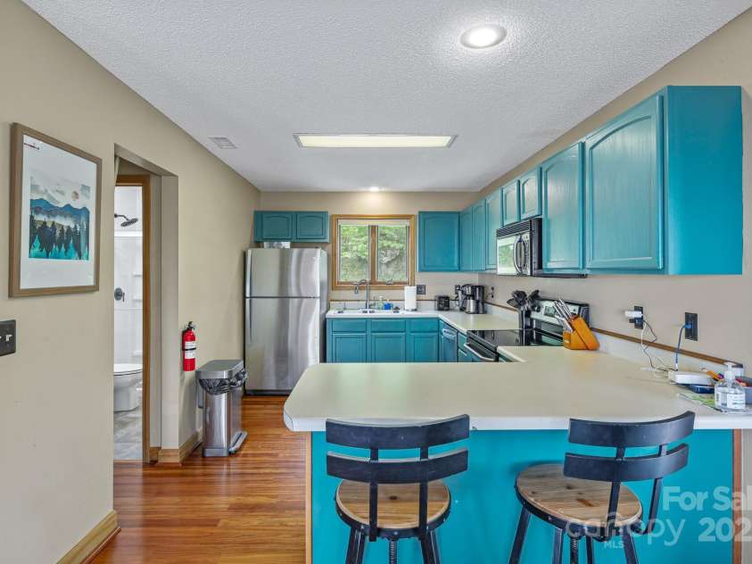 114 Spruce Hollow Road, Beech Mountain, NC 28604.  MLS# CAR4221992, YatesRealty ID 1708. 