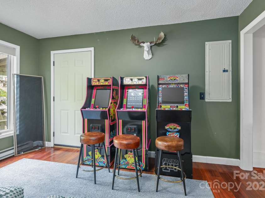 114 Spruce Hollow Road, Beech Mountain, NC 28604.  MLS# CAR4221992, YatesRealty ID 1708. 