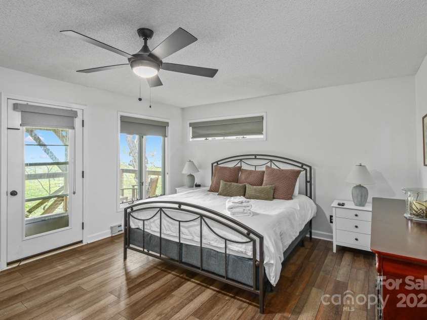 114 Spruce Hollow Road, Beech Mountain, NC 28604.  MLS# CAR4221992, YatesRealty ID 1708. 