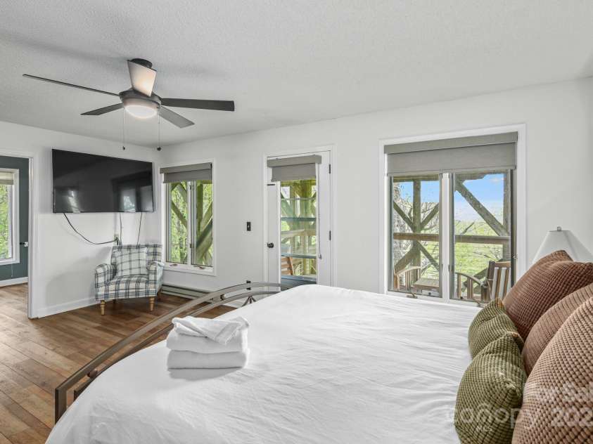 114 Spruce Hollow Road, Beech Mountain, NC 28604.  MLS# CAR4221992, YatesRealty ID 1708. 