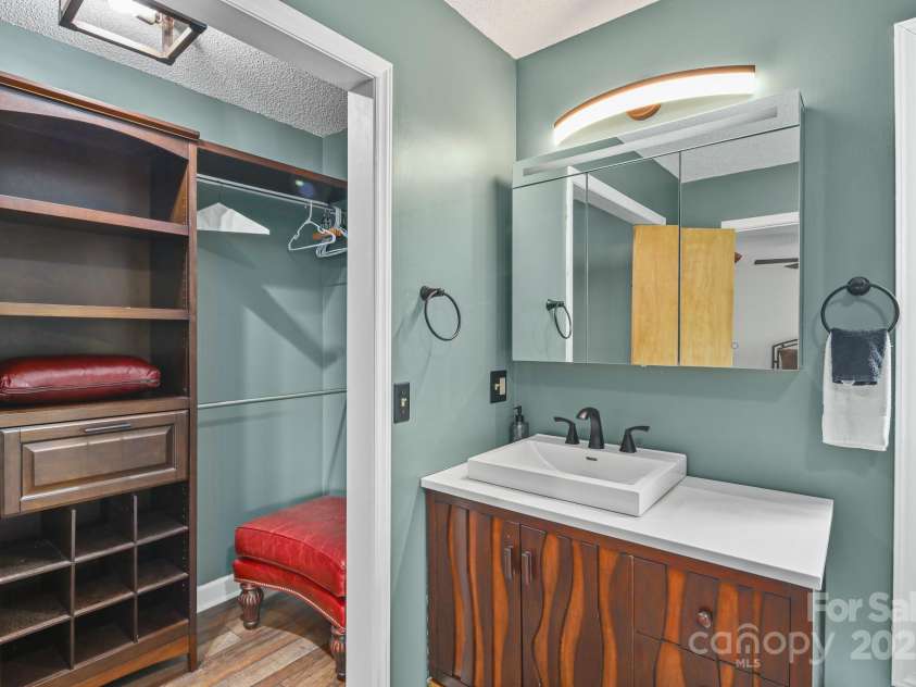 114 Spruce Hollow Road, Beech Mountain, NC 28604.  MLS# CAR4221992, YatesRealty ID 1708. 