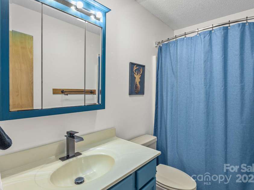 114 Spruce Hollow Road, Beech Mountain, NC 28604.  MLS# CAR4221992, YatesRealty ID 1708. 