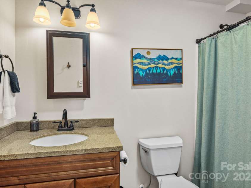 114 Spruce Hollow Road, Beech Mountain, NC 28604.  MLS# CAR4221992, YatesRealty ID 1708. 