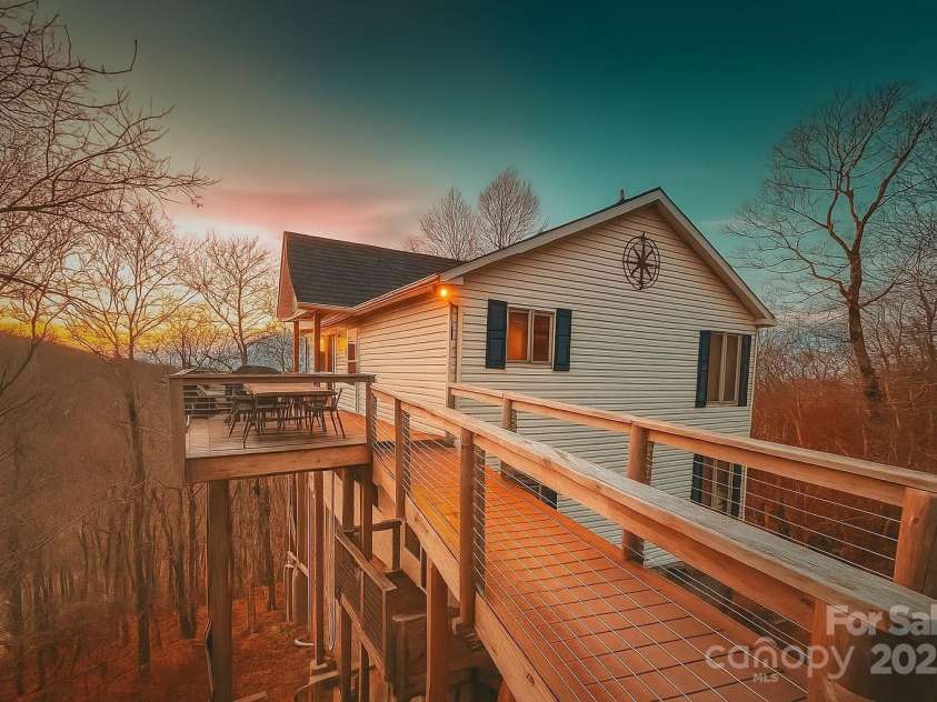 114 Spruce Hollow Road, Beech Mountain, NC 28604.  MLS# CAR4325334, YatesRealty ID 1708. 