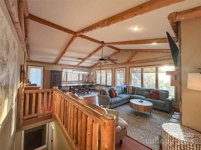 114 Spruce Hollow Road, Beech Mountain, NC 28604.  MLS# CAR4325334, YatesRealty ID 1708. 