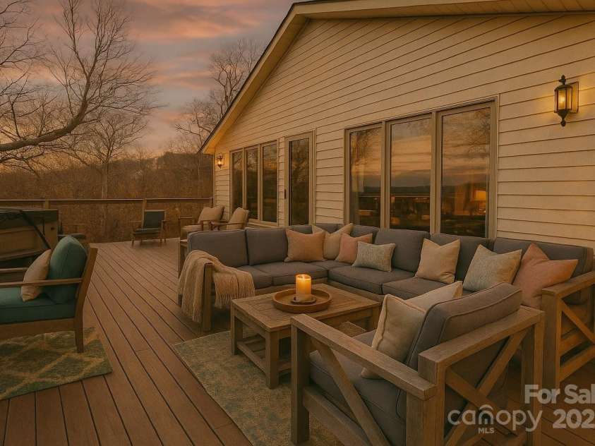 114 Spruce Hollow Road, Beech Mountain, NC 28604.  MLS# CAR4325334, YatesRealty ID 1708. 