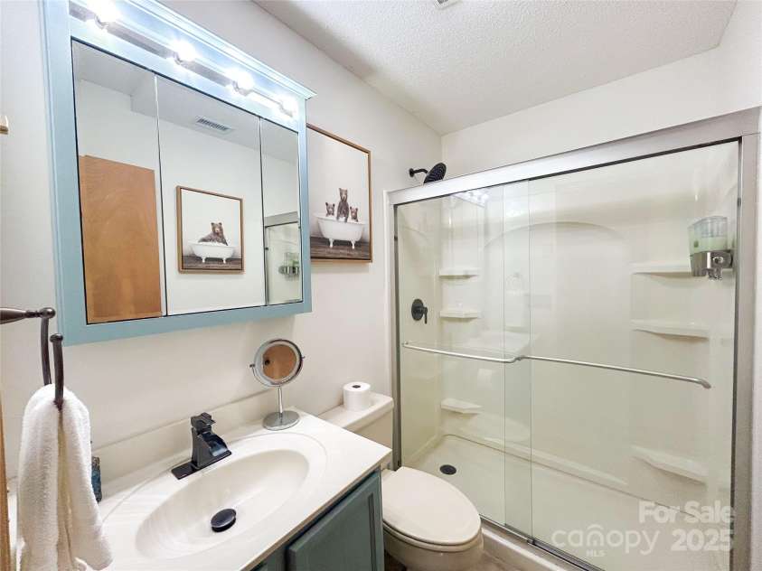 114 Spruce Hollow Road, Beech Mountain, NC 28604.  MLS# CAR4325334, YatesRealty ID 1708. 