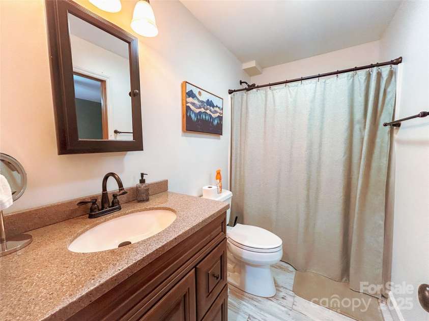 114 Spruce Hollow Road, Beech Mountain, NC 28604.  MLS# CAR4325334, YatesRealty ID 1708. 