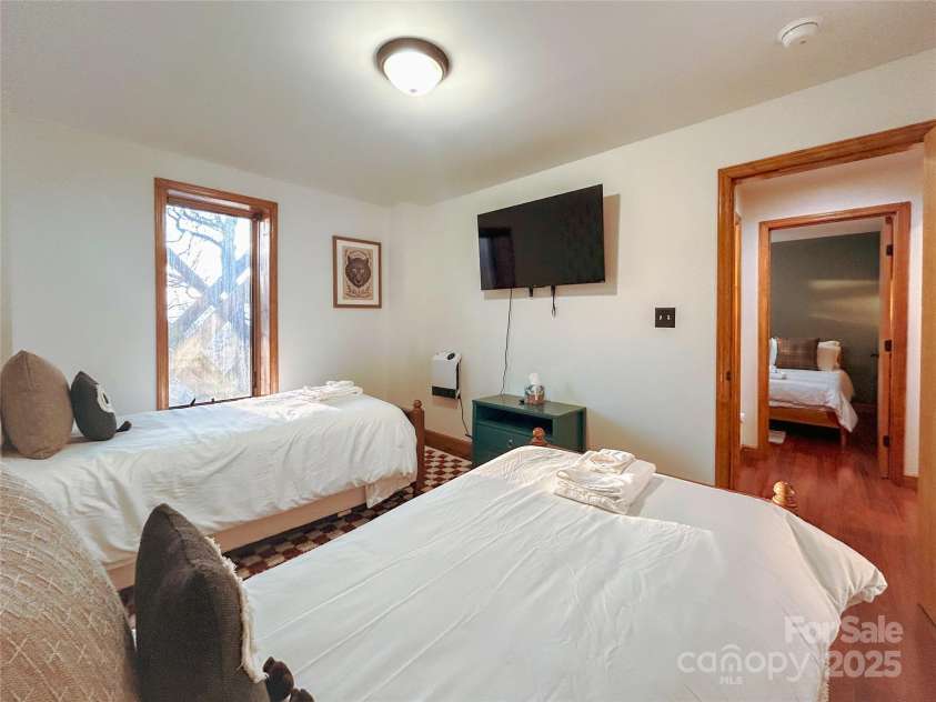 114 Spruce Hollow Road, Beech Mountain, NC 28604.  MLS# CAR4325334, YatesRealty ID 1708. 