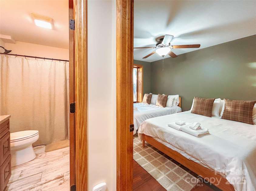 114 Spruce Hollow Road, Beech Mountain, NC 28604.  MLS# CAR4325334, YatesRealty ID 1708. 