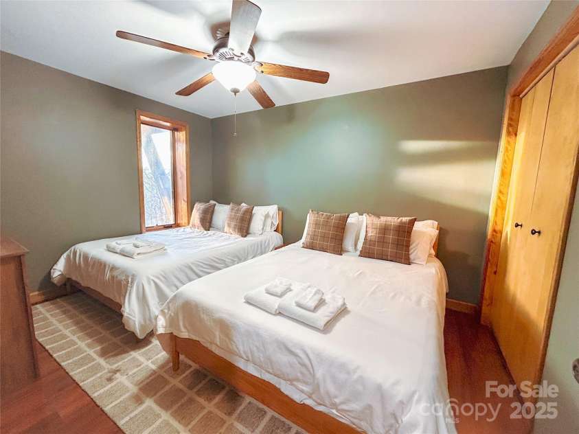 114 Spruce Hollow Road, Beech Mountain, NC 28604.  MLS# CAR4325334, YatesRealty ID 1708. 