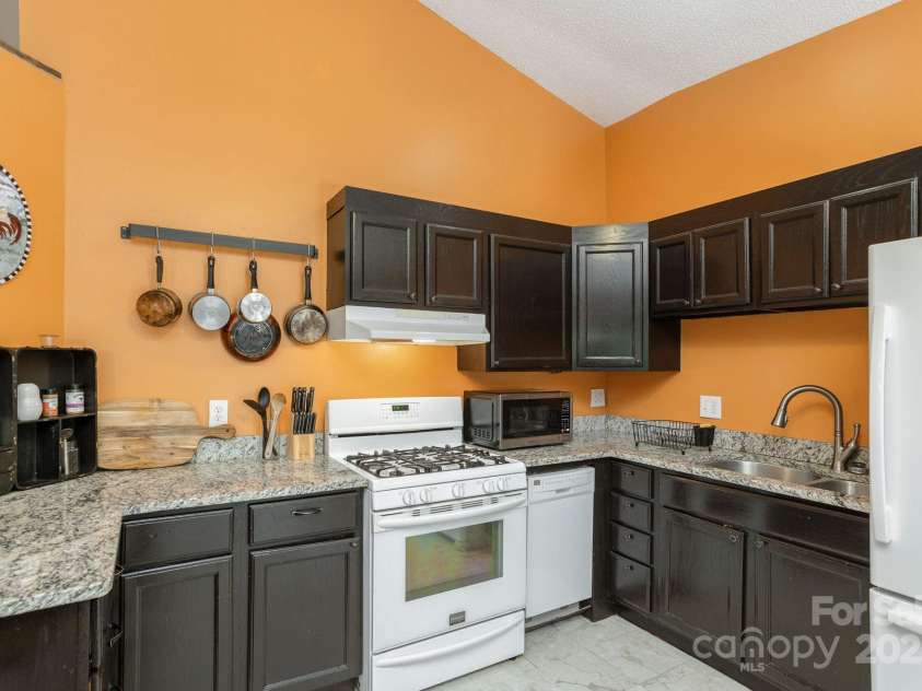 78 Bryant Road, Swannanoa, NC 28778.  MLS# CAR4281860, YatesRealty ID 1708. 