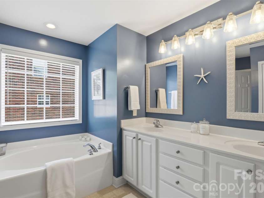 3371 Muddy Creek Road, Midland, NC 28107.  MLS# CAR4375674, YatesRealty ID 17080. Primary Full Bath