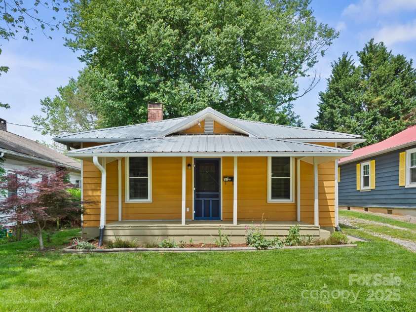57 Nevada Avenue, Asheville, NC 28806.  MLS# CAR4255023, YatesRealty ID 17080. 