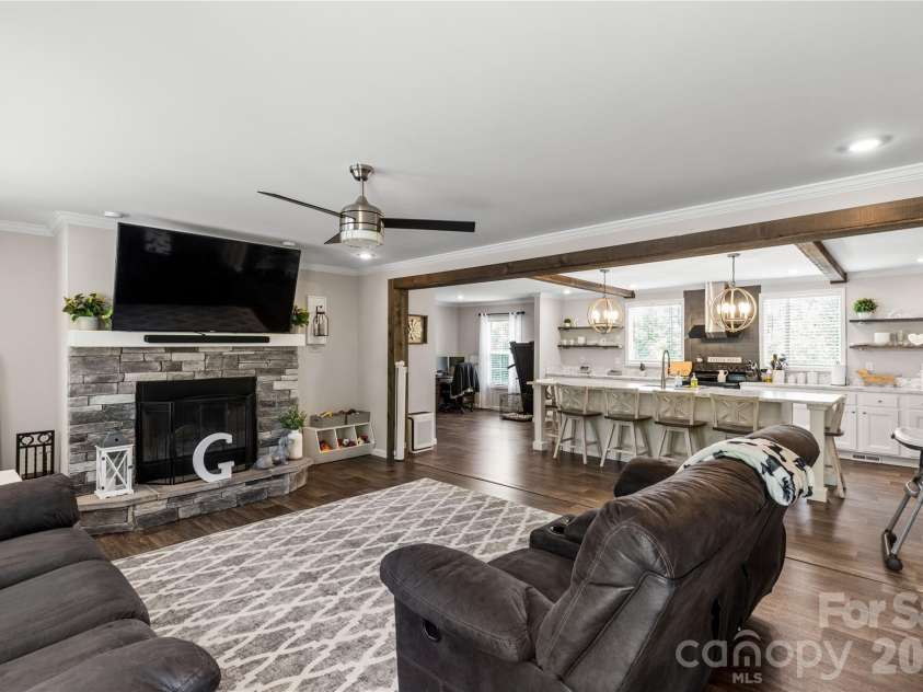 412 Mullinax Circle, Blacksburg, SC 29702.  MLS# CAR4376227, YatesRealty ID 17081. 