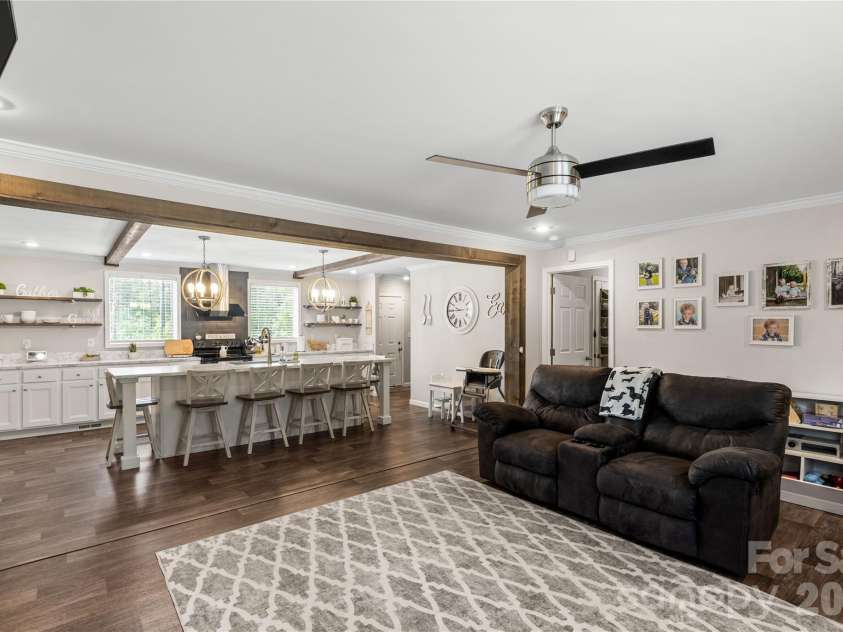 412 Mullinax Circle, Blacksburg, SC 29702.  MLS# CAR4376227, YatesRealty ID 17081. 