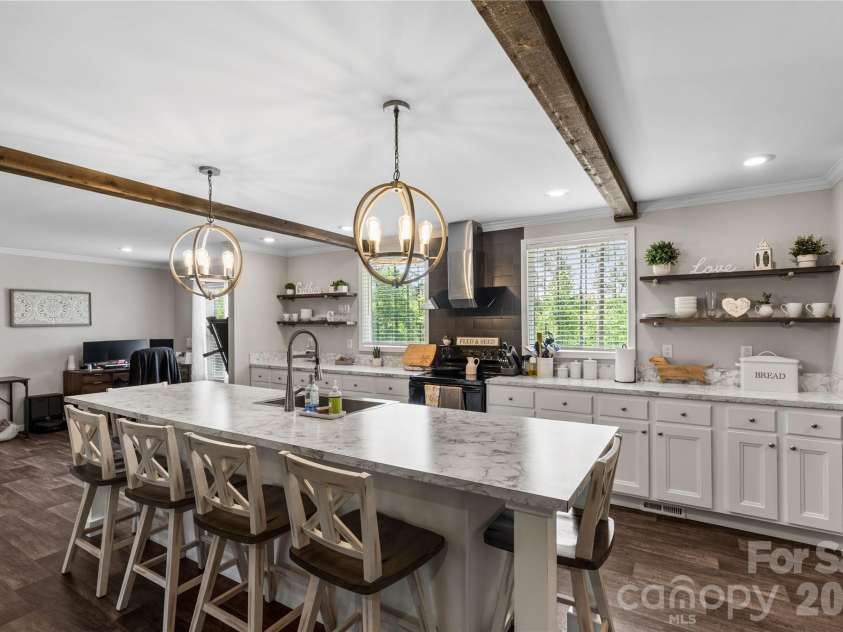 412 Mullinax Circle, Blacksburg, SC 29702.  MLS# CAR4376227, YatesRealty ID 17081. 