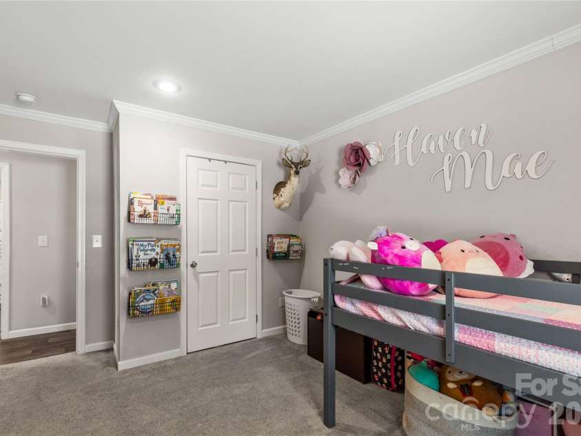 412 Mullinax Circle, Blacksburg, SC 29702.  MLS# CAR4376227, YatesRealty ID 17081. 