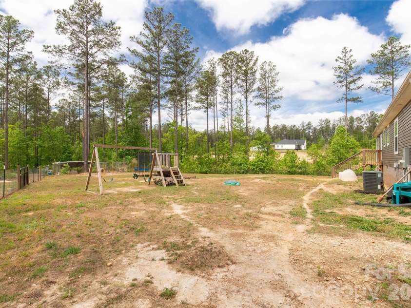 412 Mullinax Circle, Blacksburg, SC 29702.  MLS# CAR4376227, YatesRealty ID 17081. 