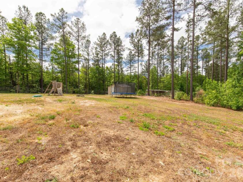 412 Mullinax Circle, Blacksburg, SC 29702.  MLS# CAR4376227, YatesRealty ID 17081. 