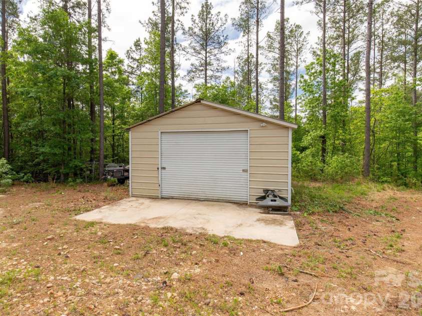 412 Mullinax Circle, Blacksburg, SC 29702.  MLS# CAR4376227, YatesRealty ID 17081. 