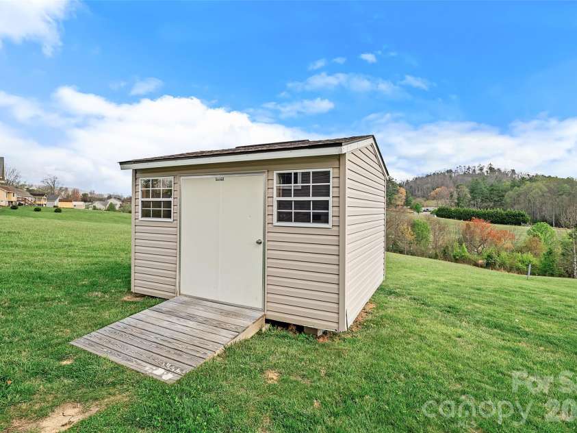 223 River Breeze Lane, Etowah, NC 28729.  MLS# CAR4368154, YatesRealty ID 17083. 