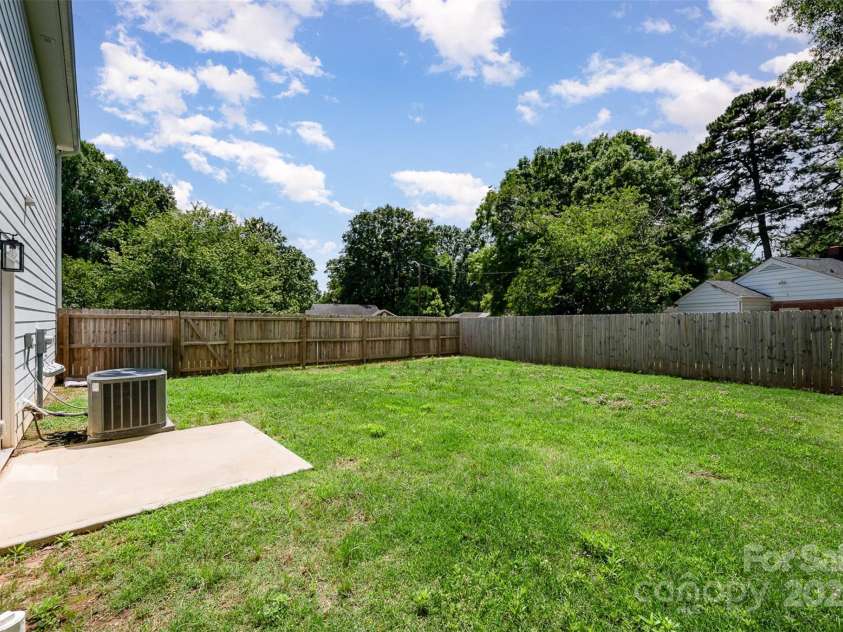 3004 Marlowe Avenue, Charlotte, NC 28208.  MLS# CAR4260735, YatesRealty ID 17084. 