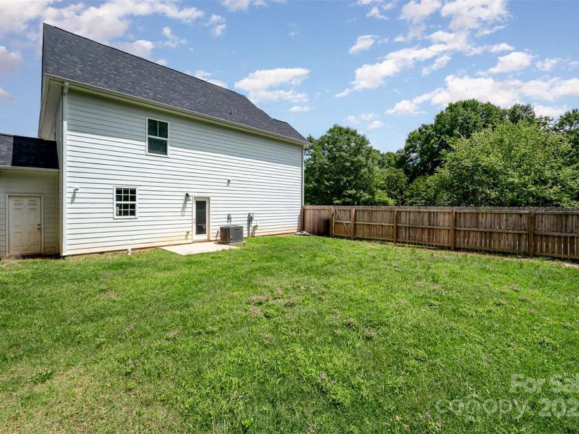3004 Marlowe Avenue, Charlotte, NC 28208.  MLS# CAR4260735, YatesRealty ID 17084. 