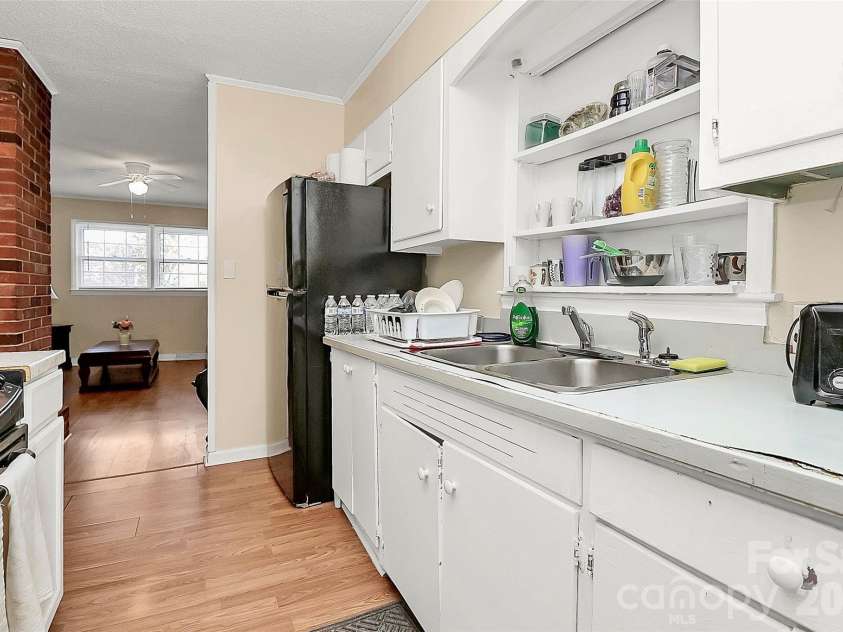 507 Mulberry Street, Cherryville, NC 28021.  MLS# CAR4349773, YatesRealty ID 17085. Kitchen